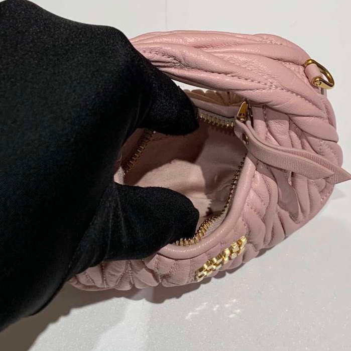 98新 miumiu 雪粉色超级mini Hobe包 單包 附件:肩帶-6