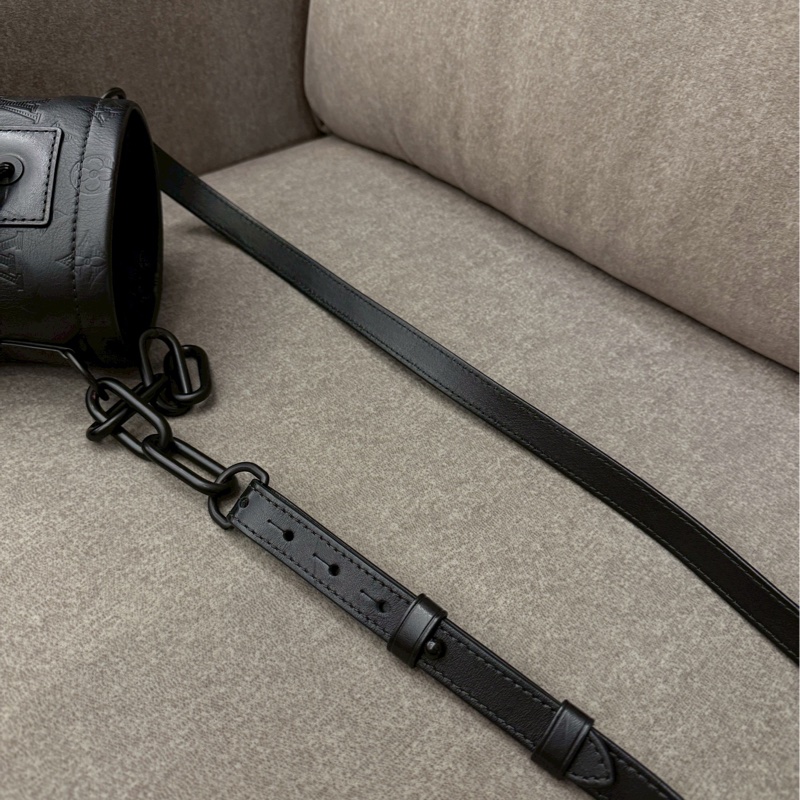 LV黑壓紋小水桶包-5