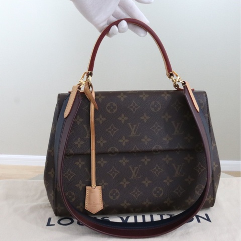 Louis Vuitton Cluny 中號，僅輕微使用，一處輕微吸色如圖， 尺寸32*24*12.5，配件防塵袋。