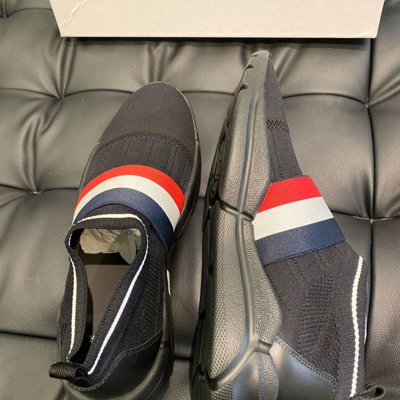 💎Han's house精品服飾💎moncler 套襪 鞋 現貨 UK44-3