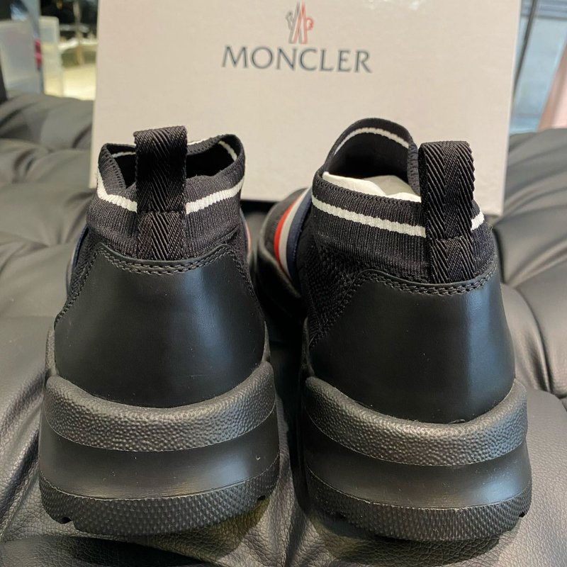 💎Han's house精品服飾💎moncler 套襪 鞋 現貨 UK44-4