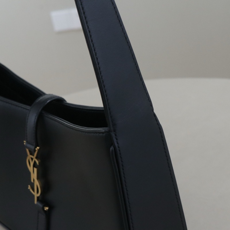 YSL LE5A7 hobo腋下包中號尺寸25*15*6，配件無-5