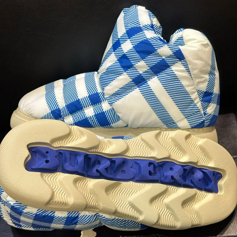 💎Han's house精品服飾💎BURBERRY 格紋 雪靴 靴子 現貨 43.5原價34100-2