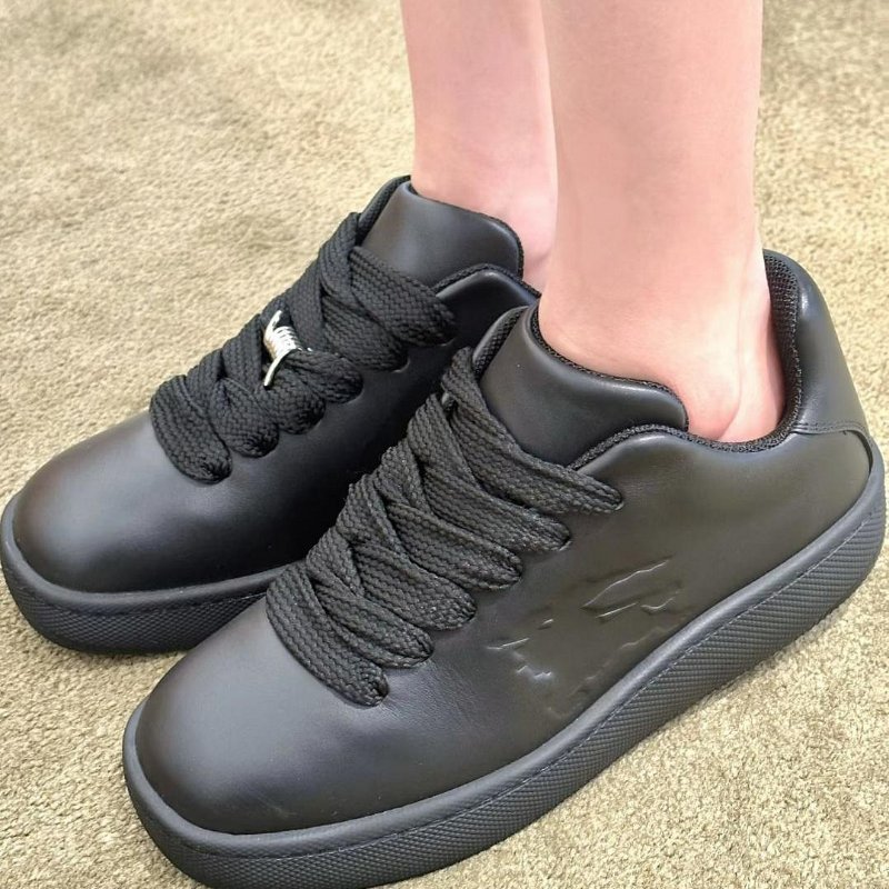 💎Han's house精品服飾💎Burberry Box 戰馬 騎士 小牛皮 鞋 現貨43 原價27500-8