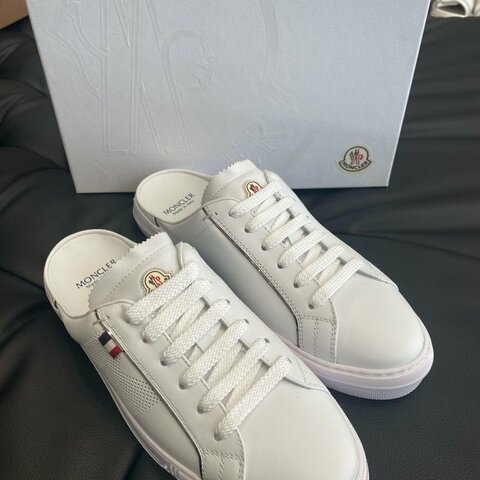 💎Han's house精品服飾💎MONCLER 牛皮 無跟鞋 拖鞋 懶人鞋