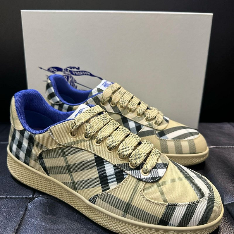 💎Han's house精品服飾💎BURBERRY 格紋鞋 原價23300-0