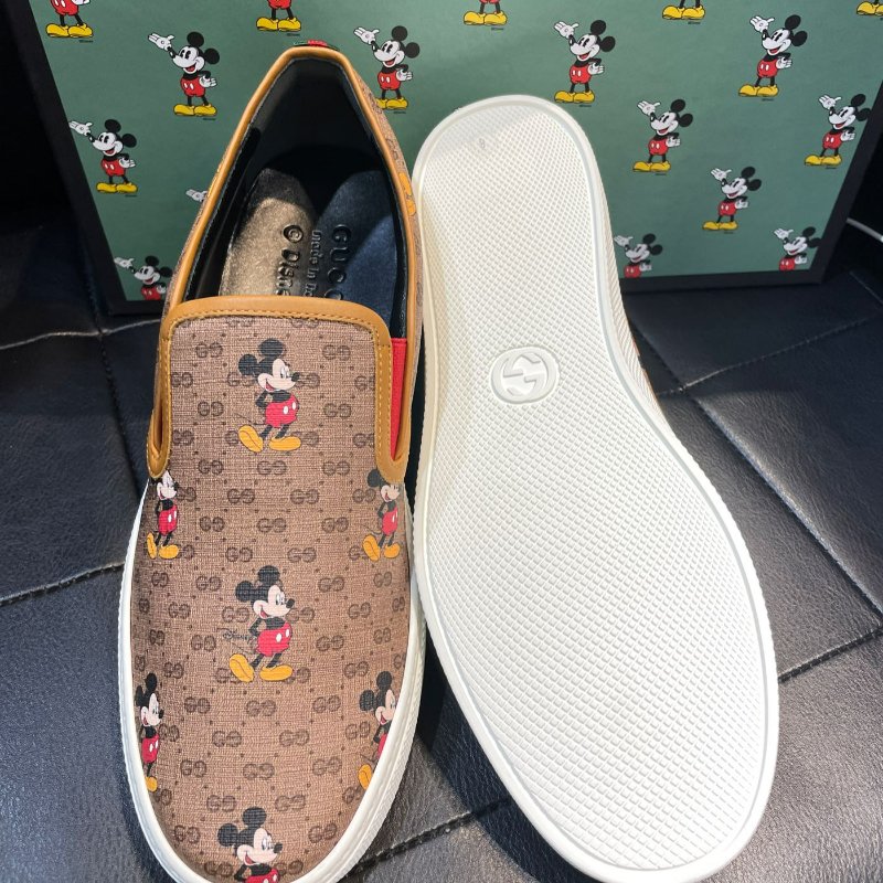 💎Han's house精品服飾💎GUCCI 古馳 滿版 LOGO 懶人鞋 義大利製 現貨 UK 8-2