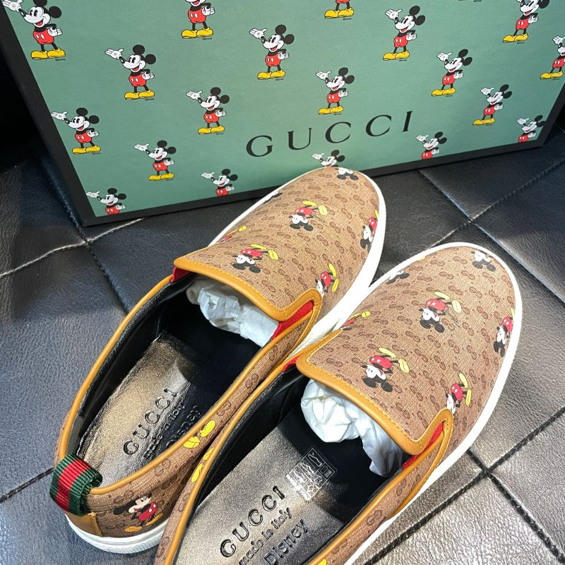 💎Han's house精品服飾💎GUCCI 古馳 滿版 LOGO 懶人鞋 義大利製 現貨 UK 8-4