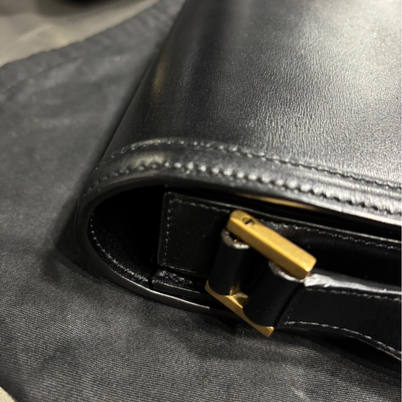 Saint Laurent YSL Solferino 金色 Logo 豆腐包-6
