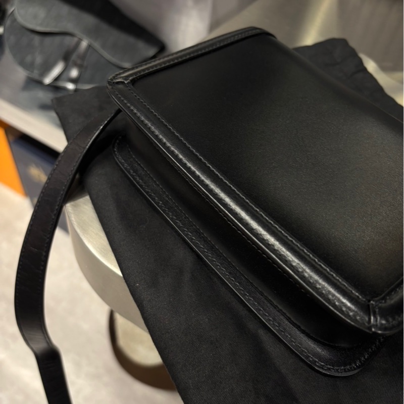 Saint Laurent YSL Solferino 金色 Logo 豆腐包-9