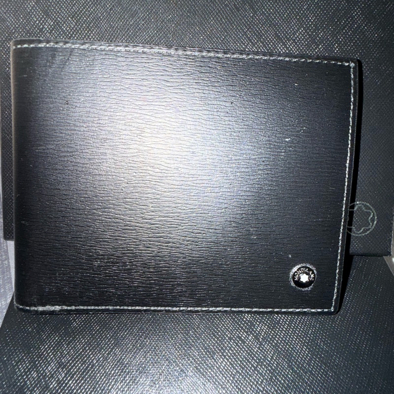 萬寶龍9成新短夾-2