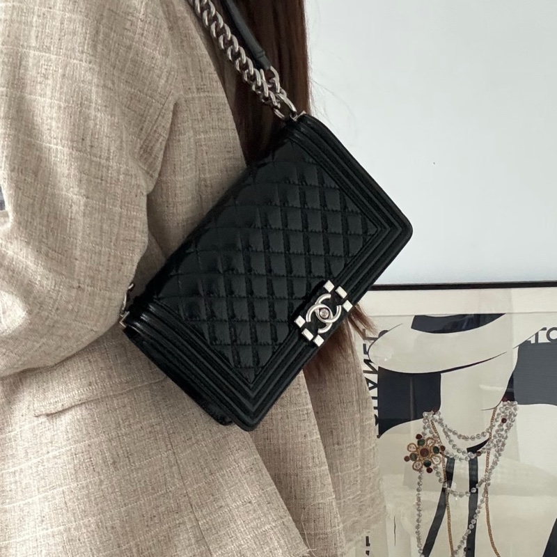 ✨Chanel 超少見 亮面油蠟皮Leboy中號 有保卡🖤-2