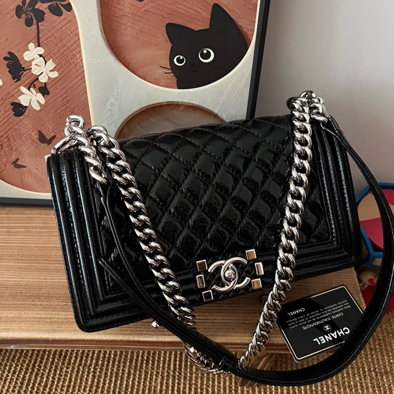 ✨Chanel 超少見 亮面油蠟皮Leboy中號 有保卡🖤-5