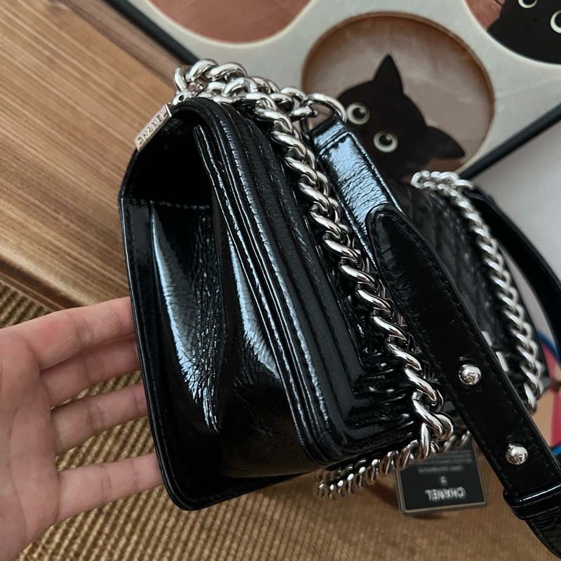 ✨Chanel 超少見 亮面油蠟皮Leboy中號 有保卡🖤-6