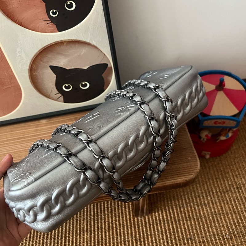 ✨Chanel 太空銀浮雕CF 鏈條可調節 四季百搭🩶-9