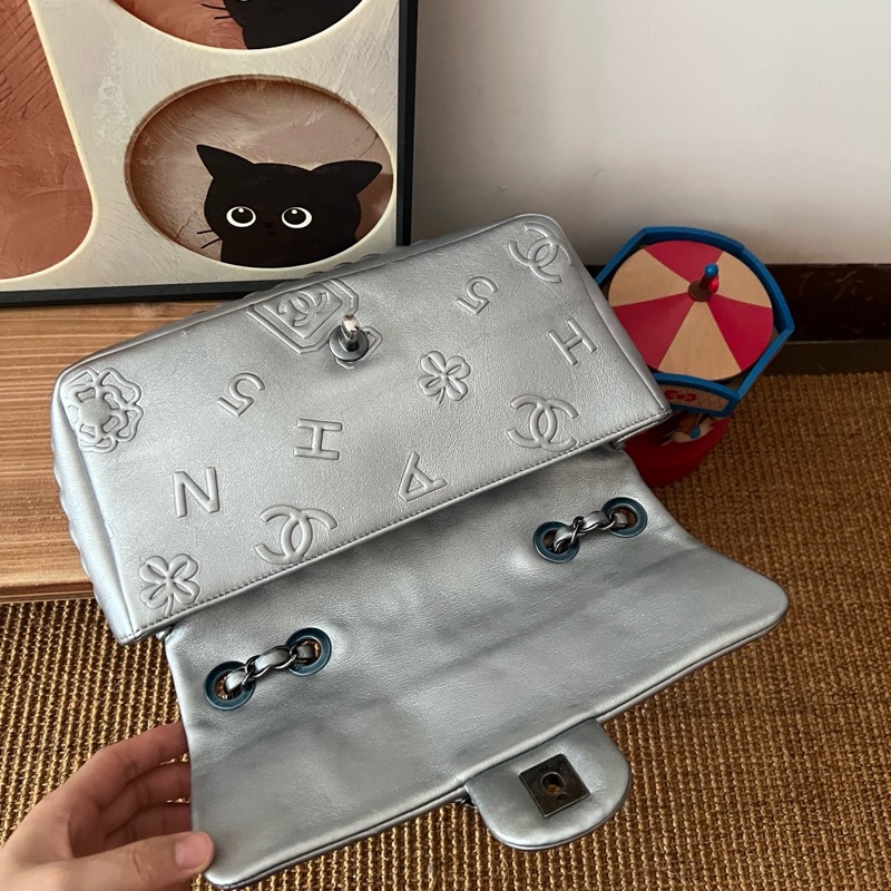 ✨Chanel 太空銀浮雕CF 鏈條可調節 四季百搭🩶-10