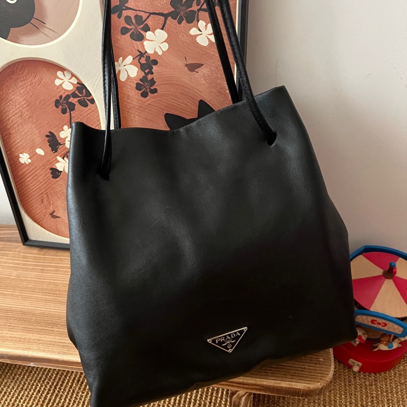 ✨Prada 黑色羊皮垃圾袋 超有個性 超級酷😎-4