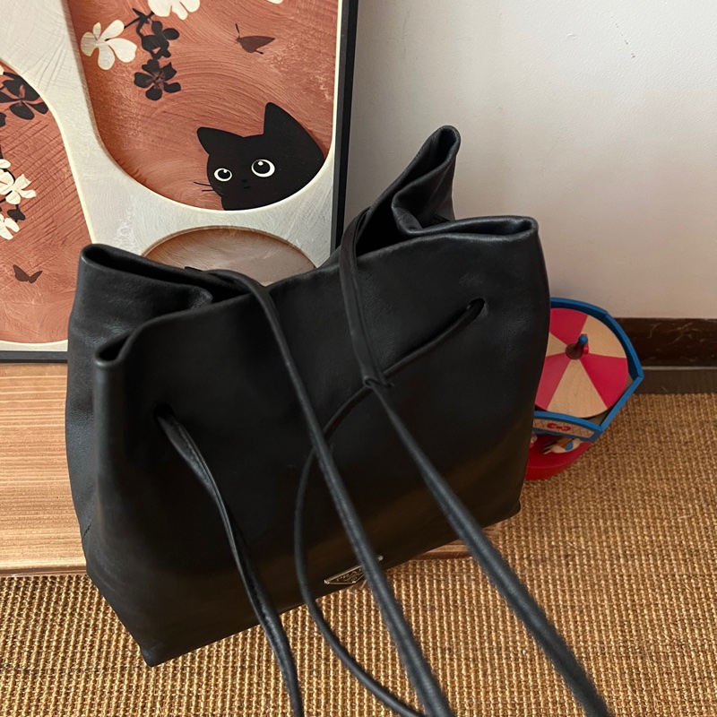 ✨Prada 黑色羊皮垃圾袋 超有個性 超級酷😎-6