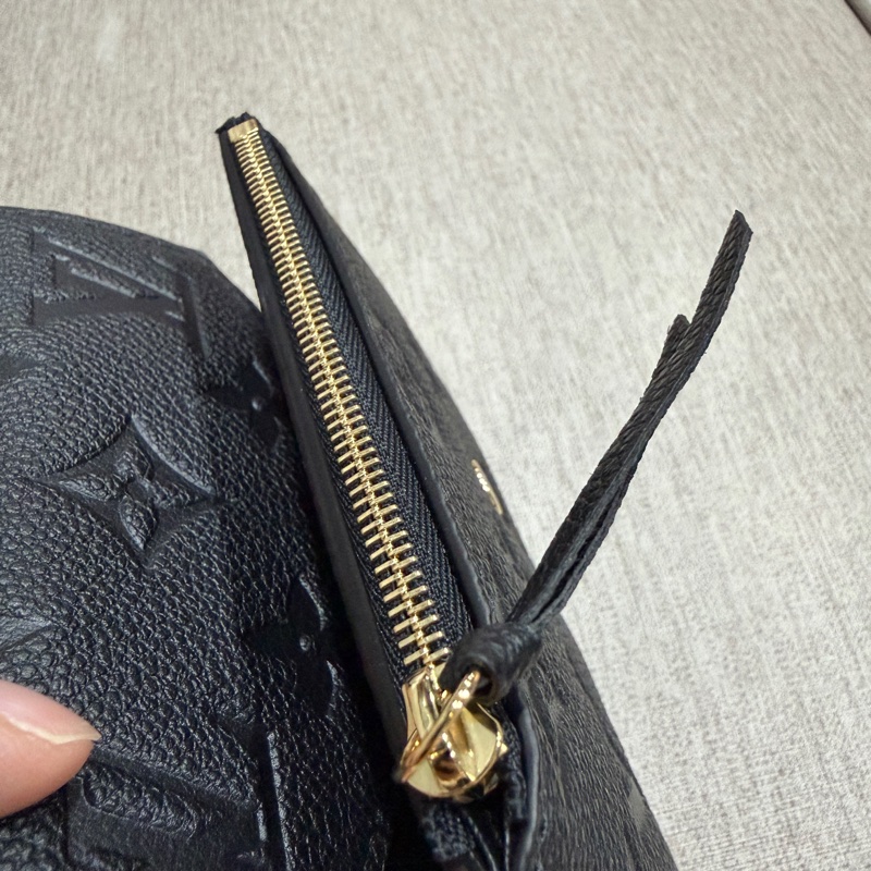 LOUIS VUITTON Victorine 錢包-13