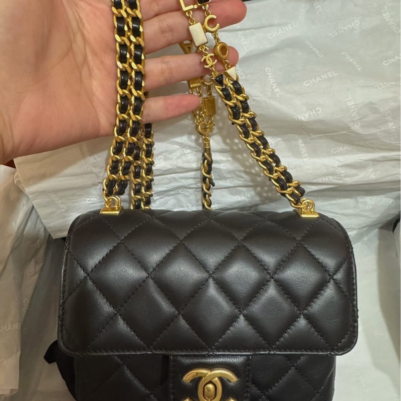 CHANEL 22B 琺瑯鏈條羊皮方胖子 ⛓️-2