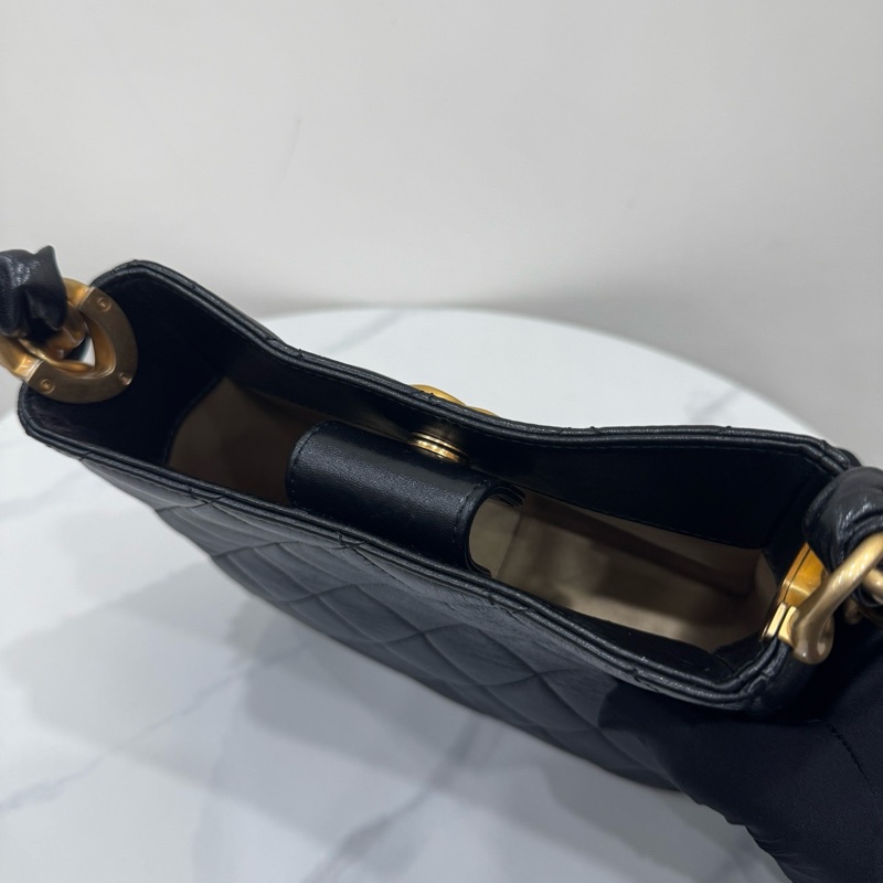 JK國際二手精品✨ Chanel hobo芯片款 專櫃18萬多-11