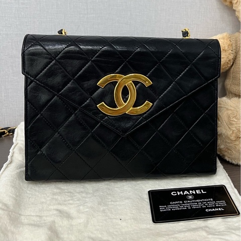 Chanel/香奈兒 中古大logo黑金信封方胖子 0開有卡 21*15