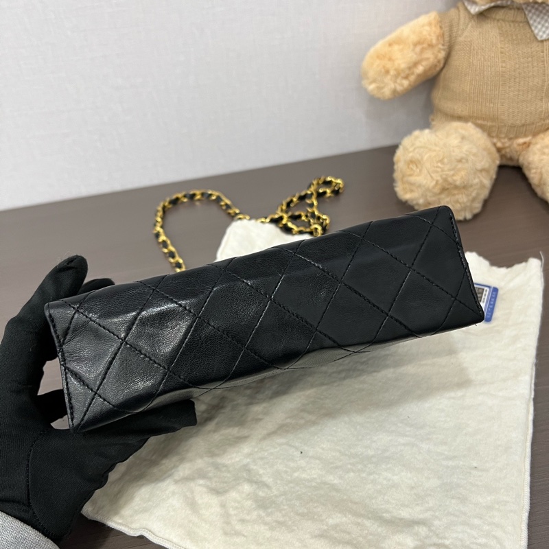 Chanel/香奈兒 中古大logo黑金信封方胖子 0開有卡 21*15-5
