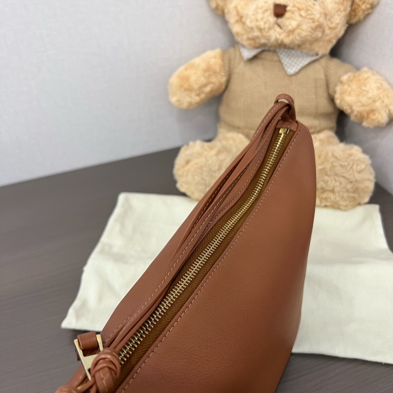 Loewe/羅意威 hobo棕色牛皮手提包 編碼23 16*17-5