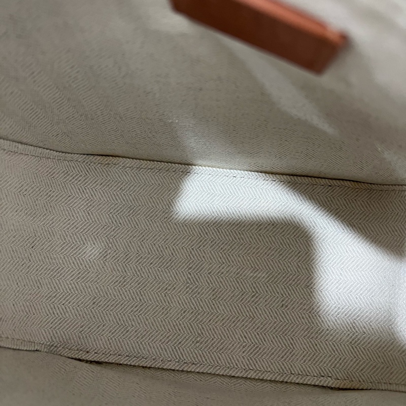 Loewe/羅意威 hobo棕色牛皮手提包 編碼23 16*17-6