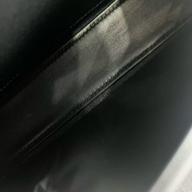 Celine Triomphe 黑金亮面小牛皮腋下包 99新 20.5*11 配件塵袋-5