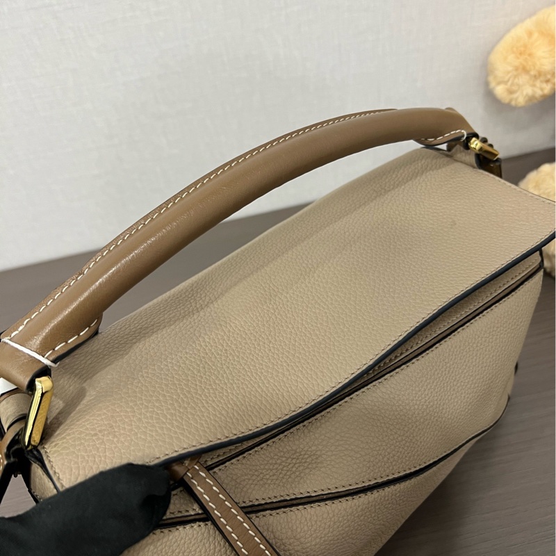 Loewe/羅意威 沙色小號puzzle幾何包 19編碼 底長24。-6