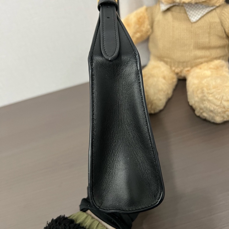 Celine/賽琳 cuir浮雕凱旋門腋下包 21編碼 24*13 🈚附件-2