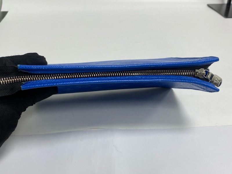 Louis Vuitton • Gaston 經典藍色老花斜背包-7