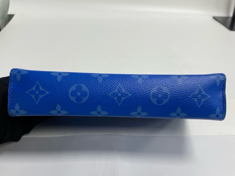 Louis Vuitton • Gaston 經典藍色老花斜背包-8