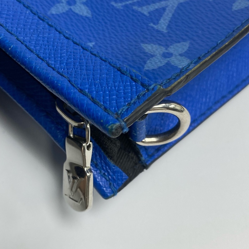 Louis Vuitton • Gaston 經典藍色老花斜背包-13