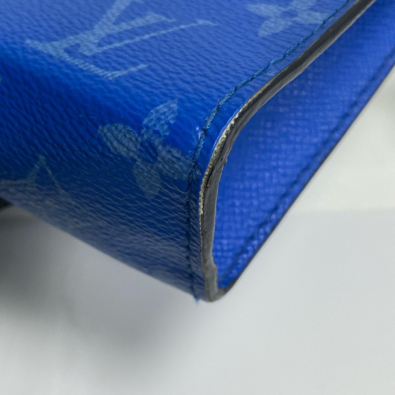 Louis Vuitton • Gaston 經典藍色老花斜背包-18