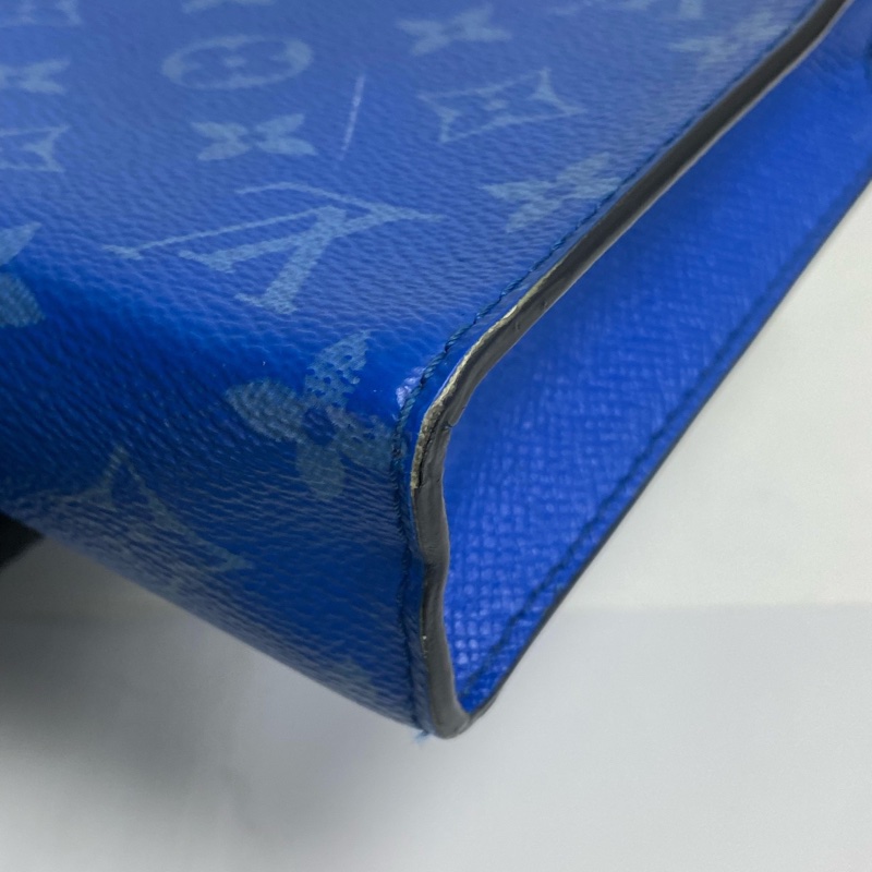 Louis Vuitton • Gaston 經典藍色老花斜背包-19