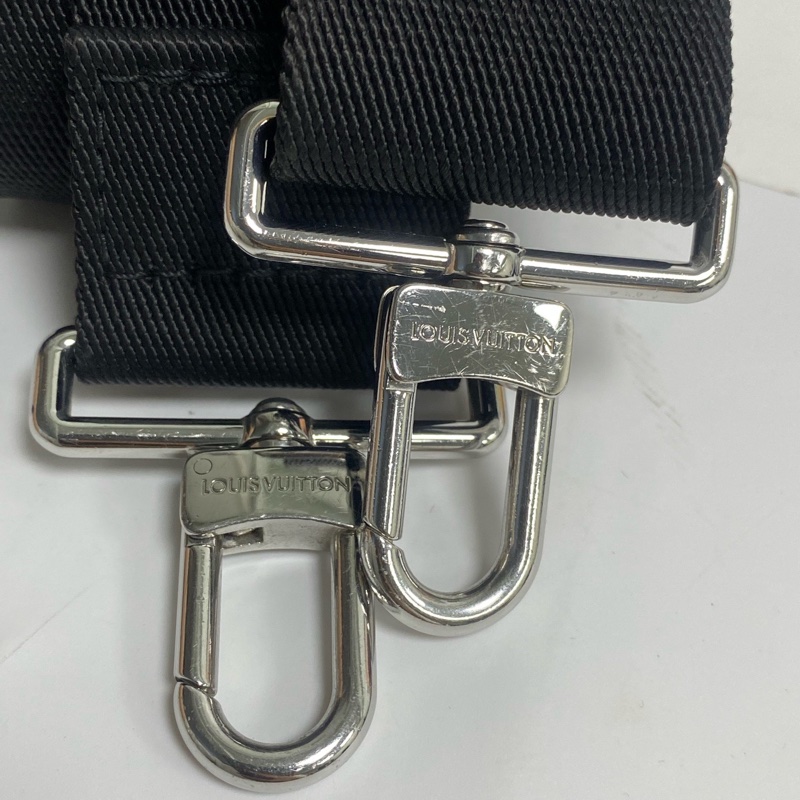 Louis Vuitton • Gaston 經典藍色老花斜背包-24