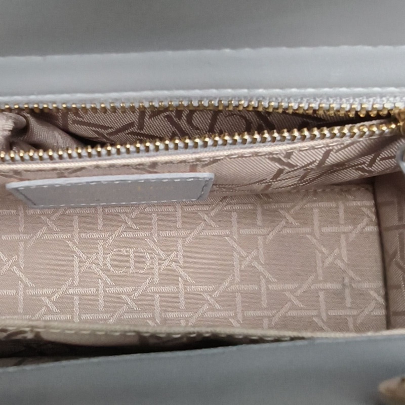 DIOR LadyDior戴妃包四格徽章肩帶藍色羊皮金扣-4