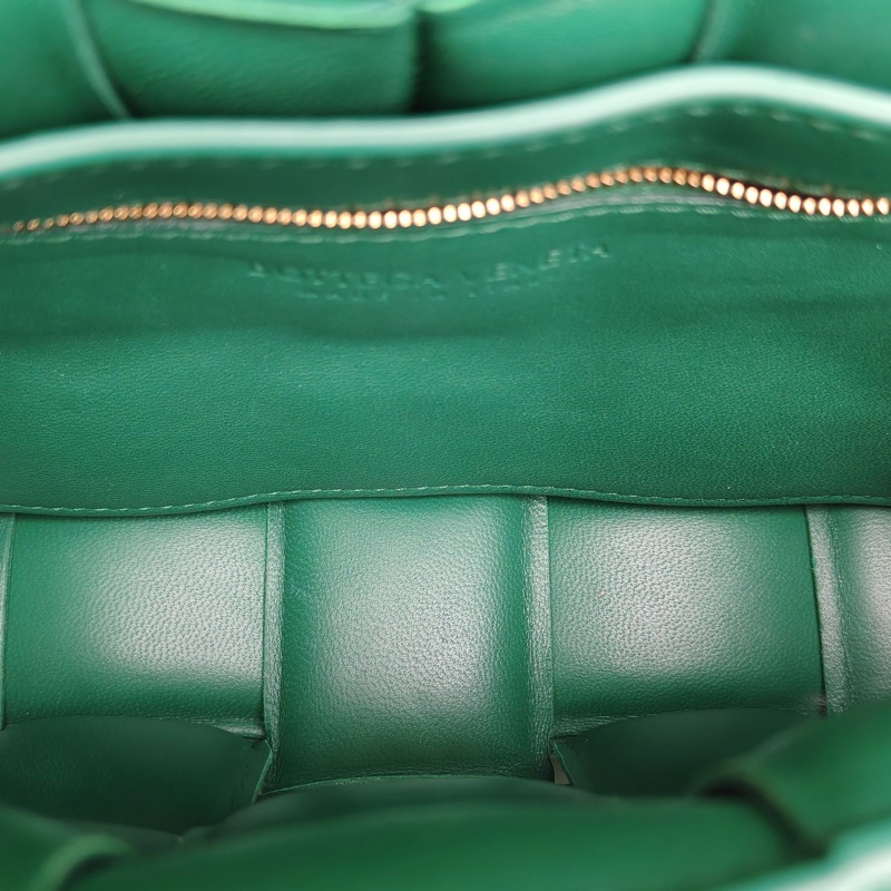 BOTTEGA VENETA CassettePadded加襯中號26綠色羊皮-4