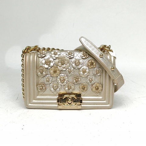 CHANEL Leboy小號金色牛皮27開金扣山茶花限量款