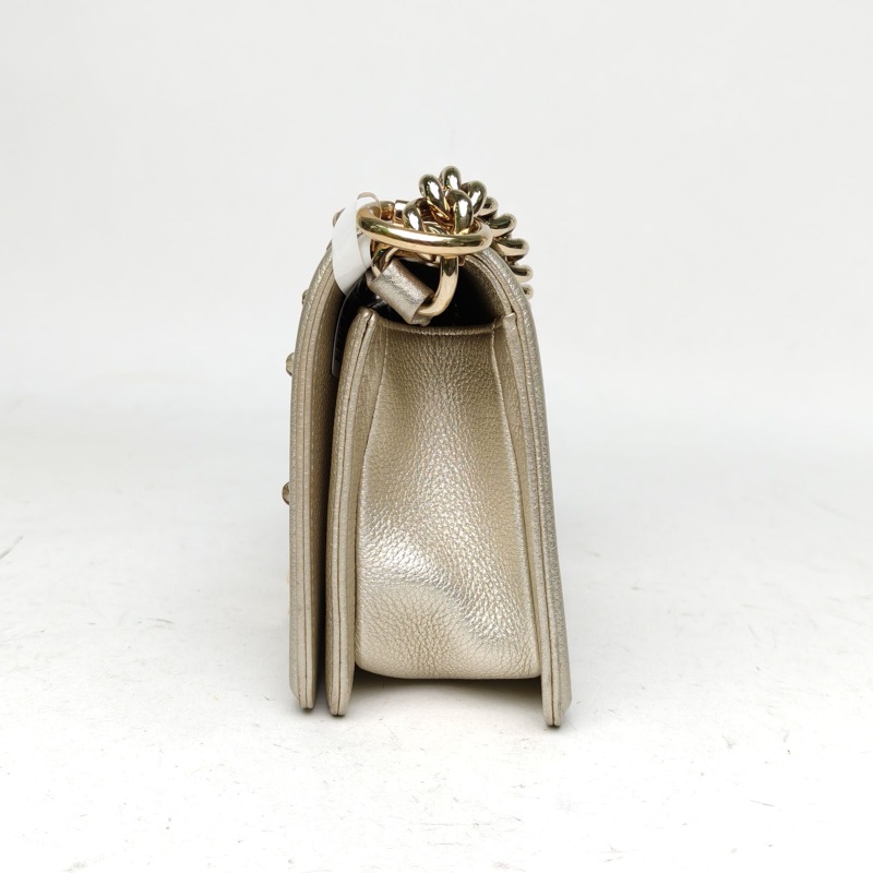 CHANEL Leboy小號金色牛皮27開金扣山茶花限量款-1