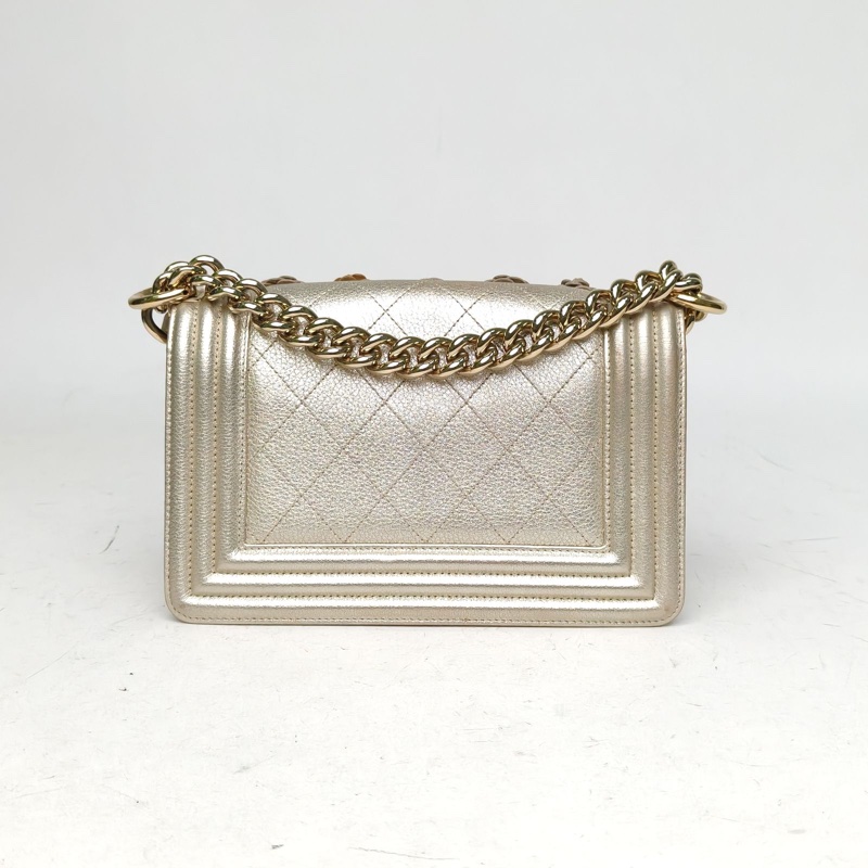 CHANEL Leboy小號金色牛皮27開金扣山茶花限量款-2