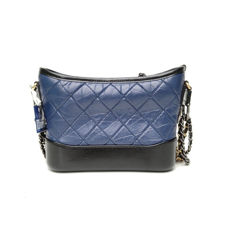CHANEL GABRIELLE流浪小號藍色牛皮26開金銀扣黑底-2