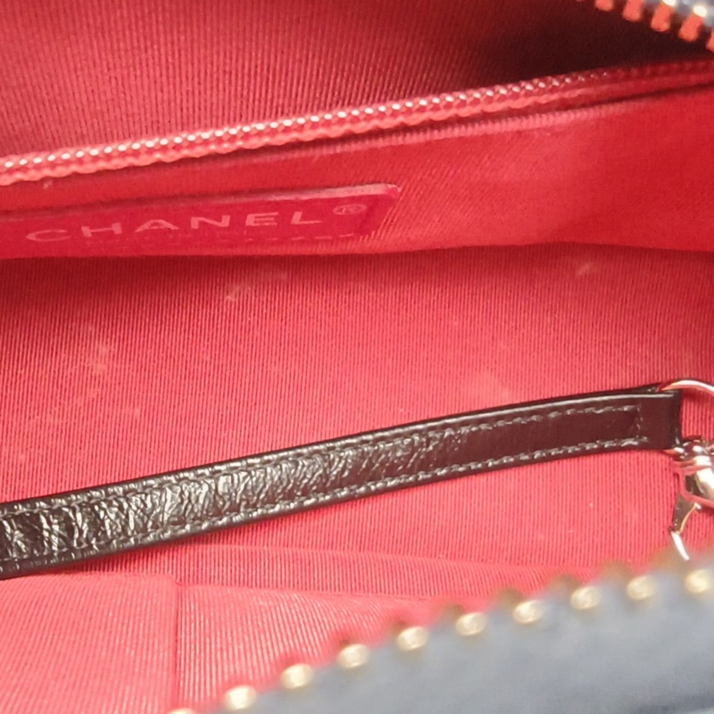 CHANEL GABRIELLE流浪小號藍色牛皮26開金銀扣黑底-5