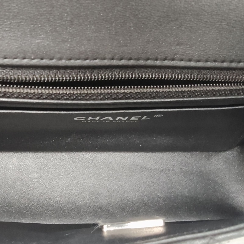CHANEL CF口蓋包大Mini20cm黑色羊皮晶片開黑扣-5