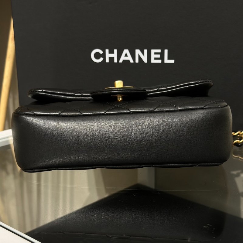 CHANEL 經典口蓋包Mini CF20 - 愛心鍊條黑金-8