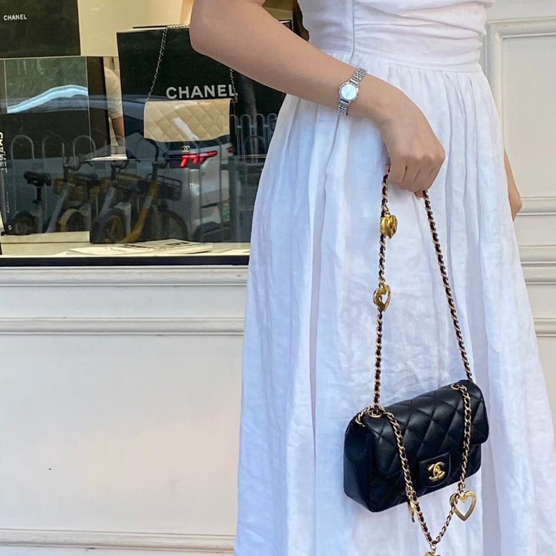 CHANEL 經典口蓋包Mini CF20 - 愛心鍊條黑金-11