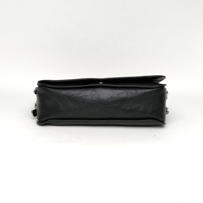 LOEWE 墨綠色牛皮銀扣中古鉚釘大logo單肩包-3