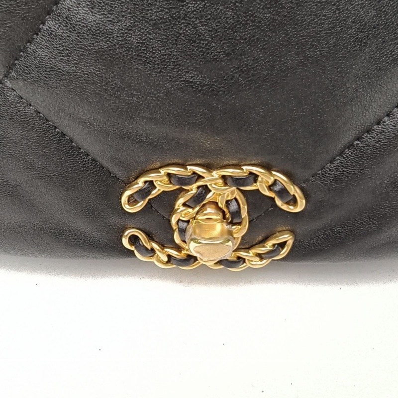 CHANEL 19BAG口蓋包Maxi黑色羊皮29開金銀扣-4